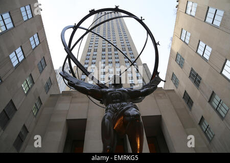 USA. New York City. Statue der Titan Atlas vom Lee Lawrie, 1937. Art-Deco-Stil. Das Rockefeller Center. 5th Avenue. Manhattan. Stockfoto