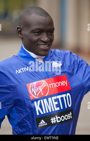 Tower Hotel, London, UK. 23. April 2015. Der Elite Männer an einem Fototermin 3 Tage vor der Jungfrau Geld 2015 London-Marathon teilnehmen. Marathon-Athleten Dennis Kimetto (Ken). Bildnachweis: Malcolm Park Leitartikel/Alamy Live-Nachrichten Stockfoto