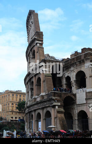 Italien. Rom. Das Kolosseum (Kolosseum) oder Flavian Amphitheater. Seine Konstruktion begann zwischen 70. Stockfoto