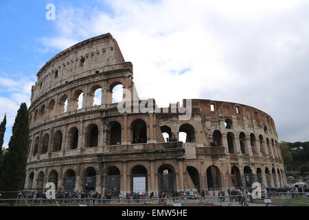 Italien. Rom. Das Kolosseum (Kolosseum) oder Flavian Amphitheater. Seine Konstruktion begann zwischen 70. Stockfoto