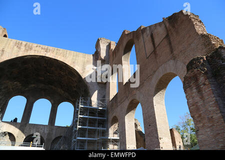 Italien. Rom. Basilika des Maxentius. 4. Jahrhundert n. Chr. Die Ruinen. Das Forum Romanum. Stockfoto