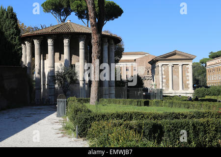 Italien. Rom. Die kreisförmigen Tempel des Hercules Victor (früher gelehrt, ein Tempel der Vesta zu sein). Gebaut im zweiten Jahrhundert v. Chr. Stockfoto