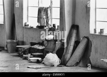 Bilder von der Daily Mirror Versuch, der Flüchtling Lager von Onitsha und Asaba während des Biafra-Krieges zu erreichen. Bild zeigt ein hungerndes Kind an einem der Camps. 16. Juli 1968. Stockfoto