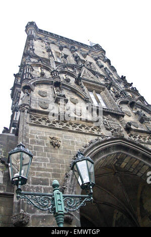 Perle der Architektur und gastronomischen Tourismus, der Hauptstadt der Tschechischen Republik. Die Straßen von Prag, Türmen und Kirchtürmen. Stockfoto