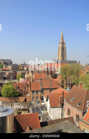 Perle der Architektur und gastronomischen Tourismus, der Hauptstadt der Tschechischen Republik. Rote Ziegel Dächer von Prag. Stockfoto