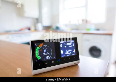 British Gas smart-Energiemonitor in Küche Stockfoto