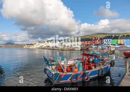 Fischerboot im Hafen von Portmagee, County Kerry, Irland Stockfoto