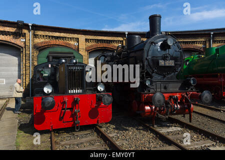 Dampf-Lokomotive Borsig 9525 und DRG Kleinlokomotive Klasse ich (Gmeinder) Stockfoto