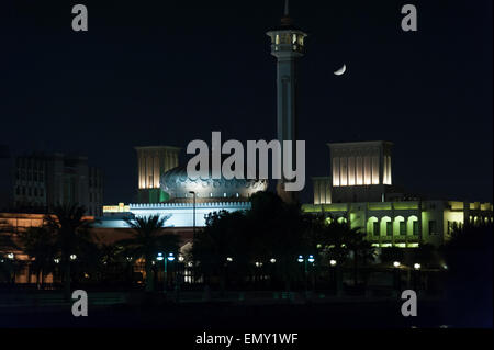 Bur Dubai Heritage Area. Lineale Diwan und große Moschee, Dubai, Vereinigte Arabische Emirate Stockfoto