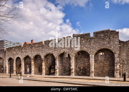 Ein Teil der alten Stadtmauer der Stadt Southampton, Hampshire, England. Stockfoto