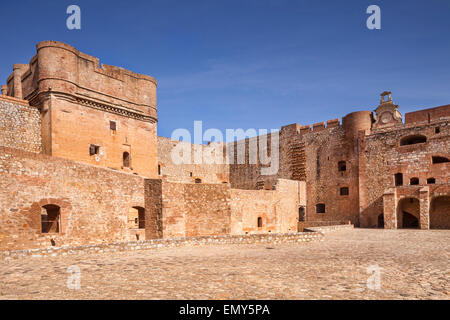 Innenhof im Fort de Salses, Salses-le-Chateau, Languedoc - Rousssillon, Pyrenäen-Orientales, France. Stockfoto