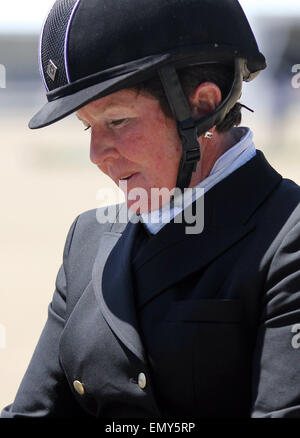 Lexington, KY, USA. 24. April 2015. 23. April 2015: #22 Tsunami und Sarah Cousins im Wettbewerb am ersten Tag der Dressur an der Rolex-drei-Tages-Veranstaltung im Kentucky Horse Park in Lexington, Kentucky Candice Chavez/ESW/CSM/Alamy Live-Nachrichten Stockfoto