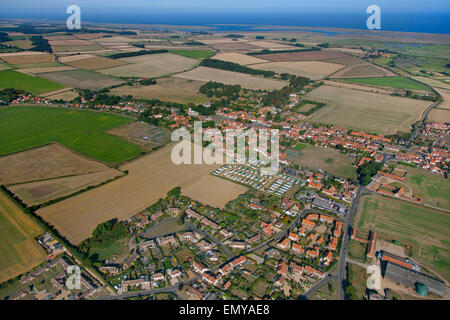 Ein Luftbild von Wells-next-the-Sea ein Hafen an der Küste von North Norfolk England. Sommer Stockfoto