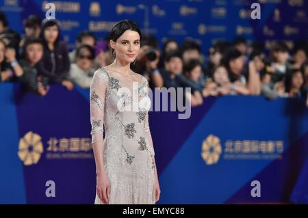 Peking, Peking, CHN, China. 23. April 2015. Peking, CHINA - 23. April 2015: (Nur zur redaktionellen Verwendung. CHINA aus) Gast geht den roten Teppich bei der Abschlussfeier des 5. Beijing International Film Festival. Bildnachweis: SIPA Asien/ZUMA Draht/Alamy Live-Nachrichten Stockfoto