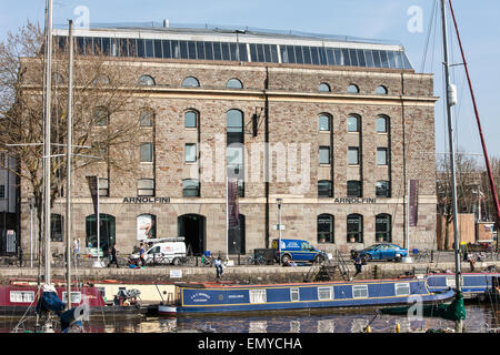 Arnolfini Arts Centre und Galerie am Hafen. Häuser Ausstellungen zeitgenössischer Kunst. Bristol City Centre, England, Europa. Stockfoto