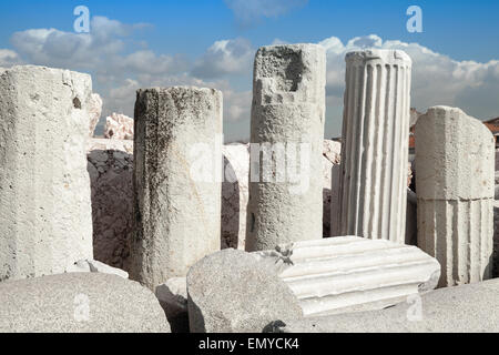 Alte Spalten in einer Zeile. Smyrna. Izmir, Türkei Stockfoto