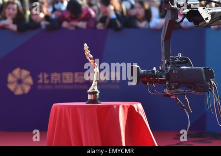 Peking, Peking, CHN, China. 23. April 2015. Peking, CHINA - 23. April 2015: (Nur zur redaktionellen Verwendung. CHINA aus) der Tiantan Award Statuette bei der Abschlussfeier des 5. Beijing International Film Festival. Bildnachweis: SIPA Asien/ZUMA Draht/Alamy Live-Nachrichten Stockfoto