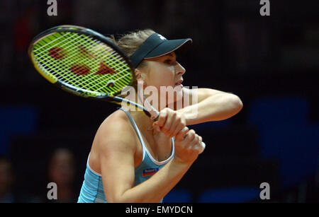 Stuttgart, Deutschland. 23. April 2015. Belinda Bencic der Schweiz in Aktion während der Tennis-Match gegen Suarez Navarro von Spanien (nicht im Bild) beim WTA-Tennisturnier in Stuttgart, Deutschland, 23. April 2015. Foto: Marijan Murat/Dpa/Alamy Live News Stockfoto