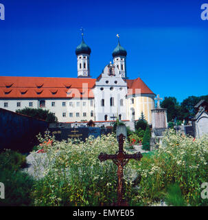 Eine Reise Zum Kloster Benediktbeuern, Bayern, Deutschland 1980er Jahre. Eine Reise in das Kloster in Benediktbeuern, Bayern, Deutschland Stockfoto