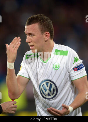 Neapel, Italien. 23. April 2015. Wolfsburgs Ivan Perisic Gesten nach seinem Tor 2-2 während der UEFA Europa League Viertelfinale zweiten Bein Fußball-match zwischen SSC Napoli und VfL Wolfsburg im Stadio San Paolo in Neapel, Italien, 23. April 2015. Foto: Peter Steffen/Dpa/Alamy Live News Stockfoto