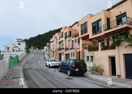 Immobilien Wohnungen Setzungen auf der ÔCarmenes del MarÕ Bautätigkeit in Herradura, Costa Tropical, Spanien. Stockfoto