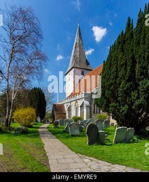Holy Trinity Church, Bosham, West Sussex an einem sonnigen Tag. Stockfoto