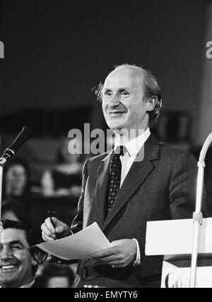 Kanzler des Finanzministeriums Anthony Barber hält eine Rede bei der zweiten und letzten Tag die konservative Frau Konferenz Zentrum Hall, Westminster. 23. Mai 1973. Stockfoto