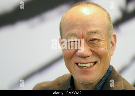 Udine, Italien. 24. April 2015. Der japanische Komponist und Pianist Joe Hisaishi schaut während einer Pressekonferenz the17Th Far East Film Festival (das Filmfestival für beliebte asiatische Kino 23 April - 2 Mai) am 24. April 2015 am Theater Nuovo Giovanni da Udine in Udine. Bildnachweis: Andrea Spinelli/Alamy Live-Nachrichten Stockfoto