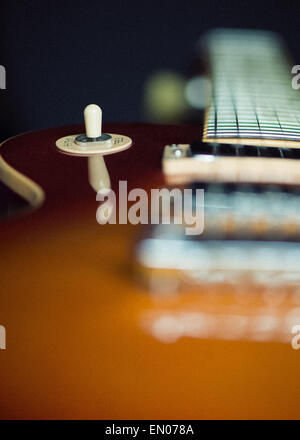 Gibson Les Paul traditionelle Gitarre 1957 Re-issue Pickups Cherry Sunburst Ahorndecke Stockfoto