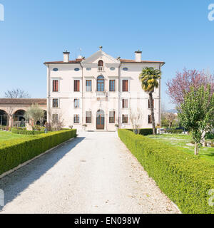 VERONA, Italien - März 29: Villa Bongiovanni offen für eine Hochzeitsmesse in Verona Sonntag, 29. März 2015. Es wurde im klassizistischen Stil im 18. Jahrhundert von der Familie Bongiovanni gebaut. Stockfoto