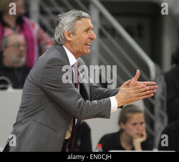 Bonn, Deutschland. 24. April 2015. Basketball-Bundesliga, Telekom Baskets Bonn gegen Bayern München, Apr 24, 2015: Headcoach Svetislav Pesic (Muenchen). Bildnachweis: Jürgen Schwarz/Alamy Live-Nachrichten Stockfoto