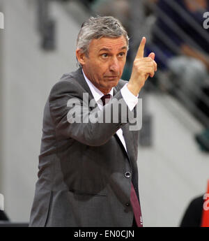 Bonn, Deutschland. 24. April 2015. Basketball-Bundesliga, Telekom Baskets Bonn gegen Bayern München, Apr 24, 2015: Headcoach Svetislav Pesic (Muenchen). Bildnachweis: Jürgen Schwarz/Alamy Live-Nachrichten Stockfoto