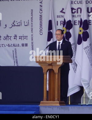 Yerevan, Armenien. 24. April 2015. Der französische Präsident Francois Hollande hält eine Rede anlässlich des 100. Jahrestages des einen Völkermord in Yerevan, Armenien, am 24. April 2015. Armenien am ein Ereignis Freitag anlässlich des 100. Jahrestages der ein Völkermord durch das Osmanische Reich. Bildnachweis: Wei Dafang/Xinhua/Alamy Live-Nachrichten Stockfoto