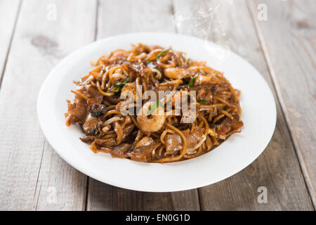 Fried Char Kuey Teow, beliebte Nudelgericht in Malaysia und Singapur. Stockfoto