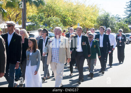 Sydney, Australien. 25. April 2015. Centenary ANZAC Tag Gedenkgottesdienst und März am Palmenstrand von Sydney am 25. April nach jener gedenken, die im ersten Weltkrieg bei Gallipoli Credit umgekommen: Martin Beere/Alamy Live News Stockfoto