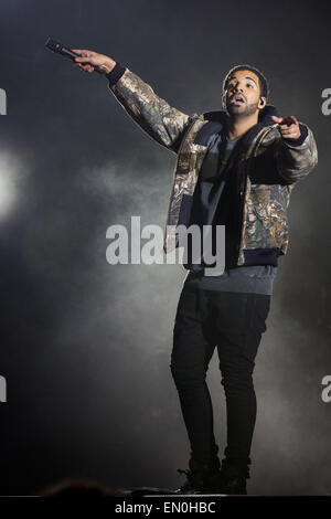 Indio, Kalifornien, USA. 19. April 2015. Sängerin DRAKE tritt während der drei Tage des Coachella Music and Arts Festival in Indio Polo Club in Indio, Kalifornien © Daniel DeSlover/ZUMA Draht/Alamy Live News Stockfoto