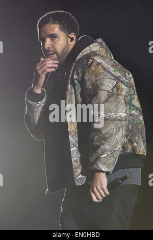 Indio, Kalifornien, USA. 19. April 2015. Sängerin DRAKE tritt während der drei Tage des Coachella Music and Arts Festival in Indio Polo Club in Indio, Kalifornien © Daniel DeSlover/ZUMA Draht/Alamy Live News Stockfoto