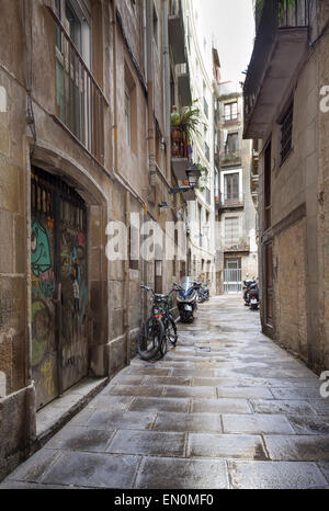 typische Street an der Carrer de l'Argenteria im Barri Gotic, Barcelona, Katalonien, Spanien Stockfoto