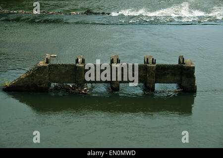 Verschiedene Arten von Wasserwellen mit Details Stockfoto