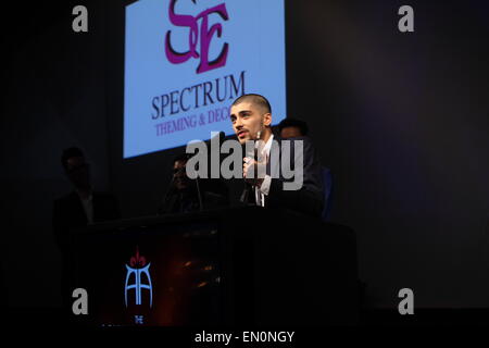 London 17 /04 2015 Park Lane Zayn Malik erhält Auszeichnung beim Asian Awards Stockfoto