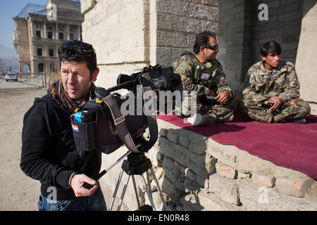 Kameramann bei der Arbeit in Kabul Stockfoto