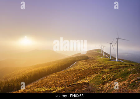 Windkraftanlagen im Oiz äolisch Park. Baskenland Stockfoto