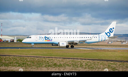 FlyBe Embraer ERJ190-200LR Ankunft am Inverness dal Kreuz Flughafen, Schottland.  SCO 9699. Stockfoto