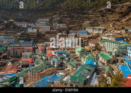 Namche Bazar, Nepal - vom 9. März 2015: Luftaufnahme von Namche Bazar in der Everest Region Nepal Stockfoto