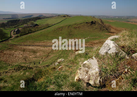 Blick nach Westen entlang der Hadrianswall in Richtung Walltown Stockfoto