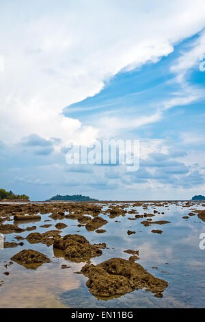 Golf von Thailand bei Ebbe im Sommer Stockfoto