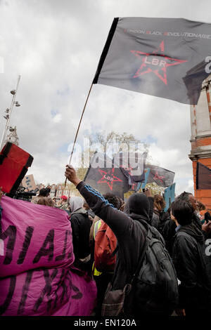 Brixton, London, UK. 25. April 2015. Ein Tag der Protest gegen die rasante Gentrifizierung Brixton und der Vertreibung von mehreren etablierten Gemeinden. Bildnachweis: Honig Salvadori/Alamy Live-Nachrichten Stockfoto