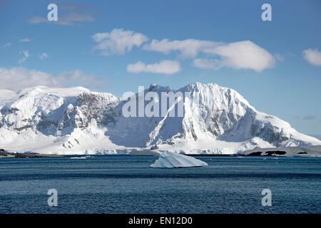 Schneebedeckte Berge Anvers Island antarktischen Halbinsel Antarktis Stockfoto