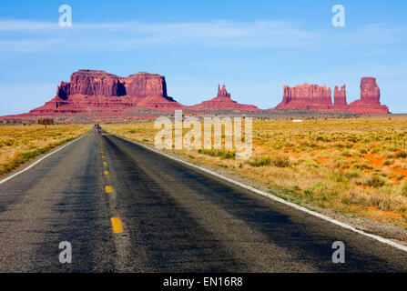 Highway 163 im Monument Valley Stockfoto