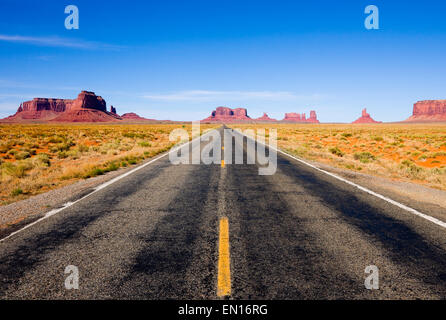 Highway 163 im Monument Valley Stockfoto